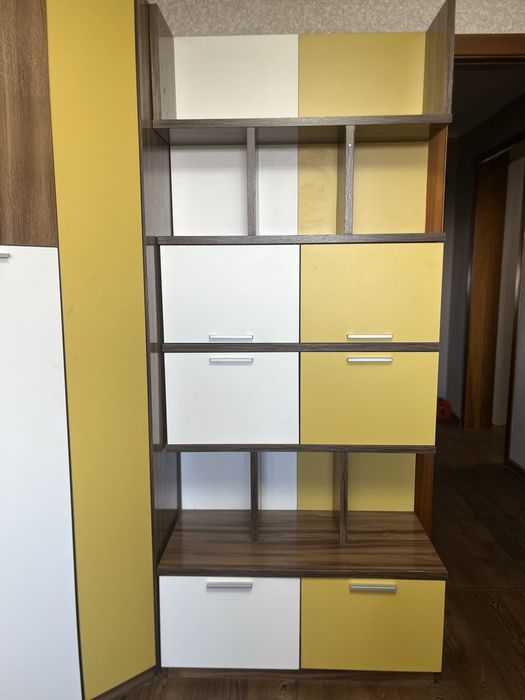 Продам детские шкафы, стол (парта)