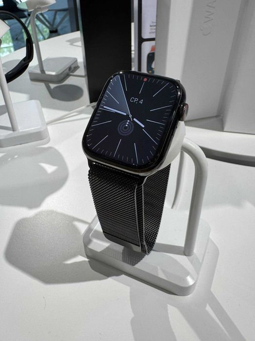 Apple iWatch 7 Series 45 mm Graphite Milanese