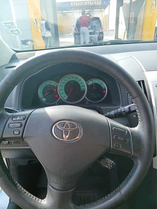 Toyota corolla verso 2.2 d-cat 177