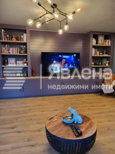 Продава се Многостаен апартамент в Несебър - 120 кв.м за 2075 €/кв.м - Снимка #1