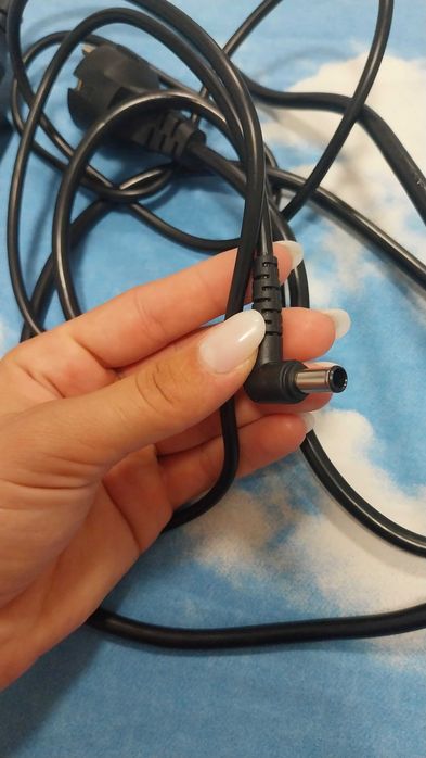 AC Adapter Model LSN-298l-19040000..INPUT 100-240V-1.5A