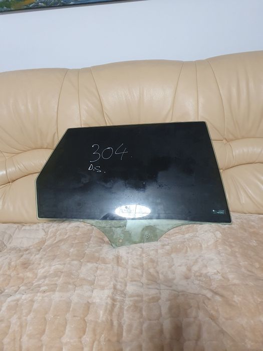 Vând geam audi a4 2016 dreapta spate  culisabil