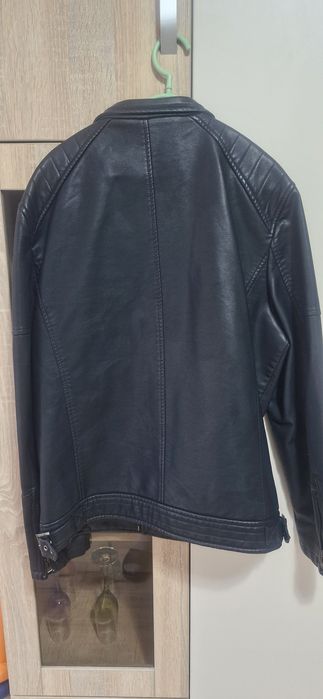 Черно яке от изкуствена кожа