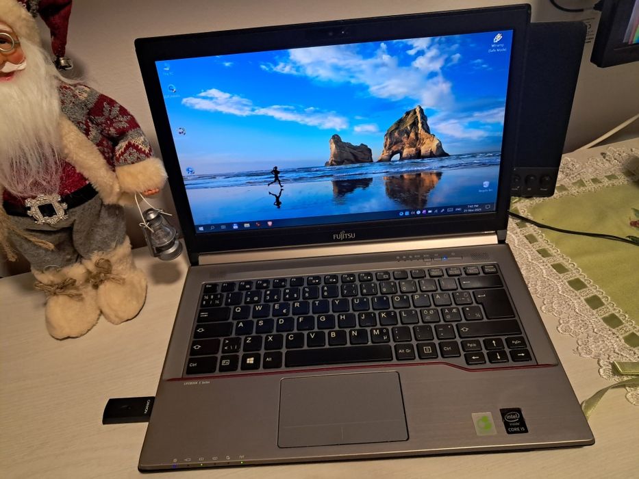 Laptop Fujitsu Lifebook E744, 15.6″, Full HD, 8GB DDR3, 320GB HDD