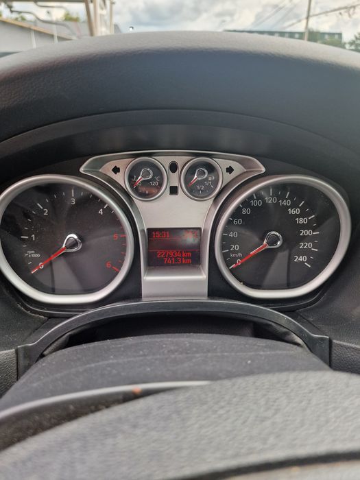 Ford Focus 2008 diesel, 2.012 € — imagine 5