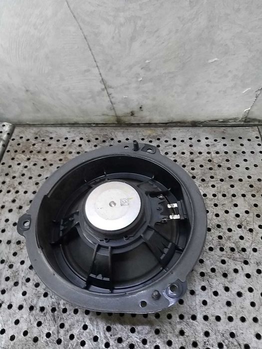 Boxa audio dreapta spate audi a4 b9 8w break