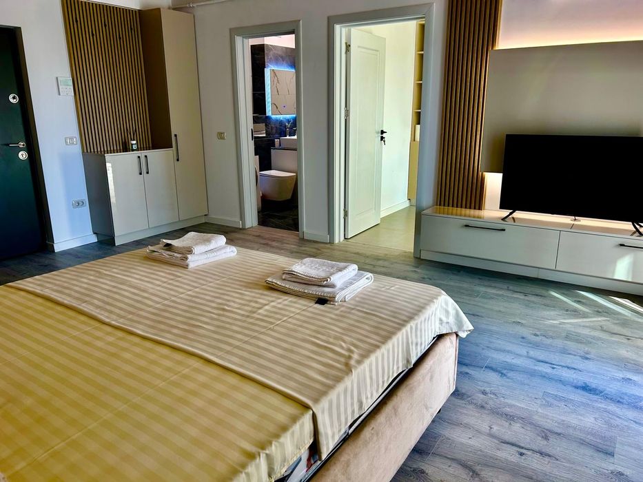 Regim hotelier Adamant Towers