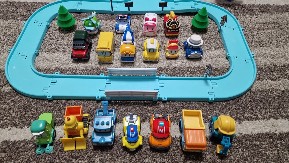 Продам дет.гараж Робокап Полли