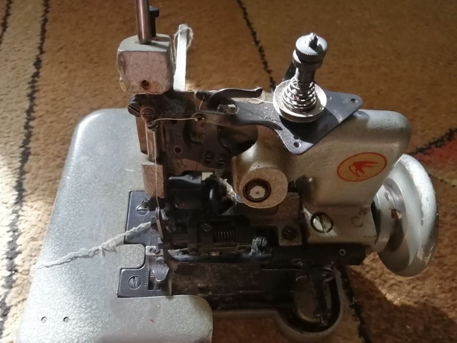 Продам оверлог в рабочем состоянии