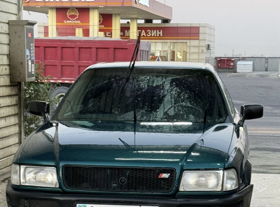 Решетка  радиатора ауди 80 s2 вариант