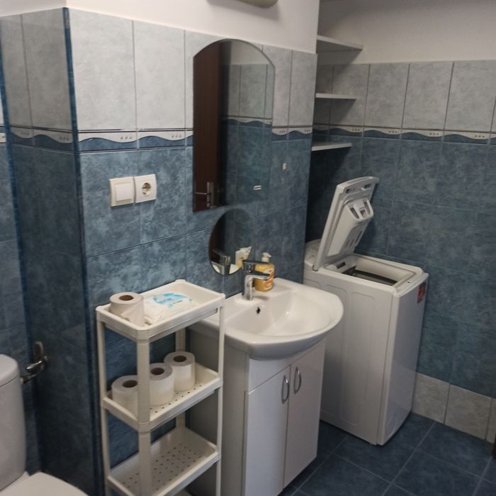 Apartament 3 camere de închiriat