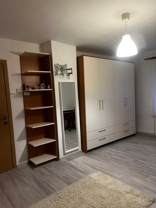 Inchiriez apartament 4 camere – 102 mp – 7 min metrou Păcii – 670 €