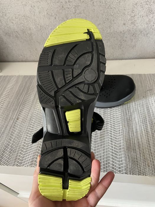 Летни Работни Обувки Uvex 39 Номер НОВИ