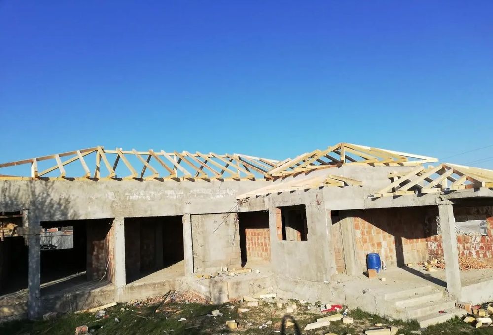 OFERTĂ / Reparatii Acoperisuri / Montaj/ Dulgherie/ Mansardări/ Vopsire Acoperiș/ Terase/ Izolații
