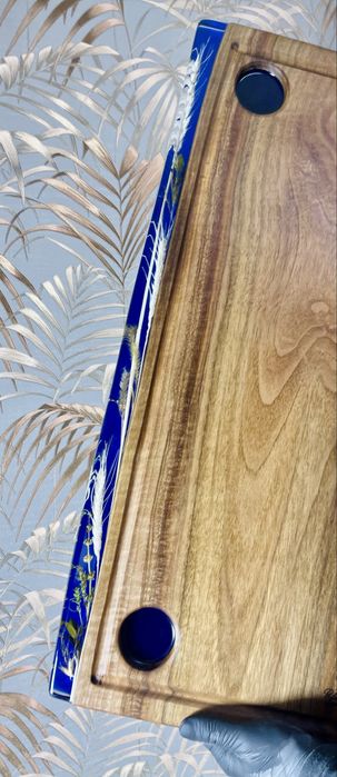 Platouri din lemn masiv & rășină – piese unicat, realizate manual