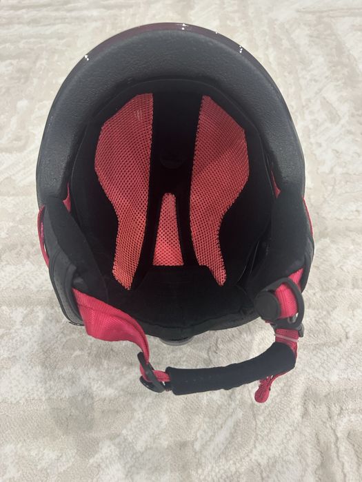 Детска каска за ски за момиче в черно и розово на Росиньол