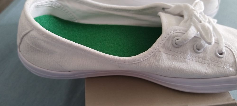 Дамски спортни обувки lacoste