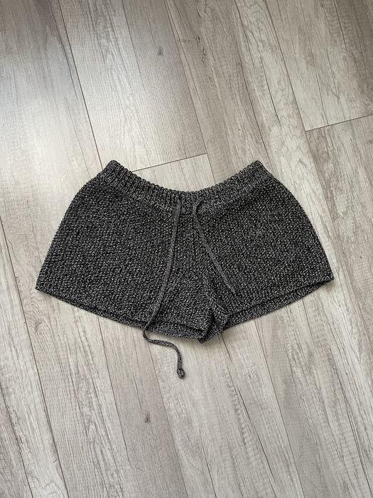 Отдам даром женские вещи