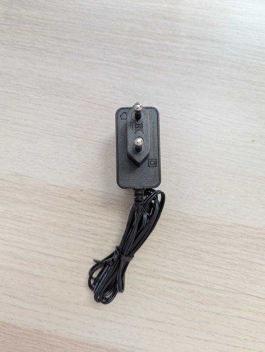 Зарядно за ЕОН тв бокс | 12V, 1A | Като новo