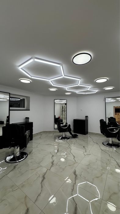 Inchiriez posturi  de lucru in salon