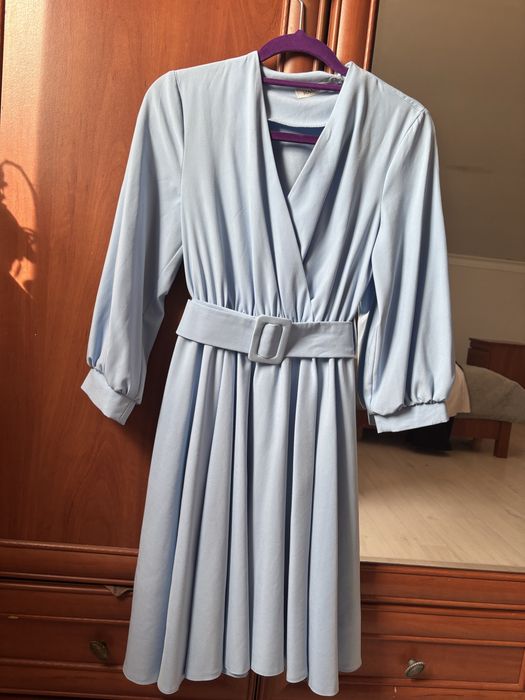 Продам Платье небесно синего цвета