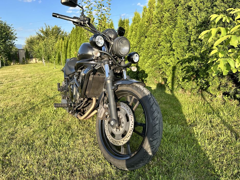 Kawasaki Vulcan S650 ABS.
