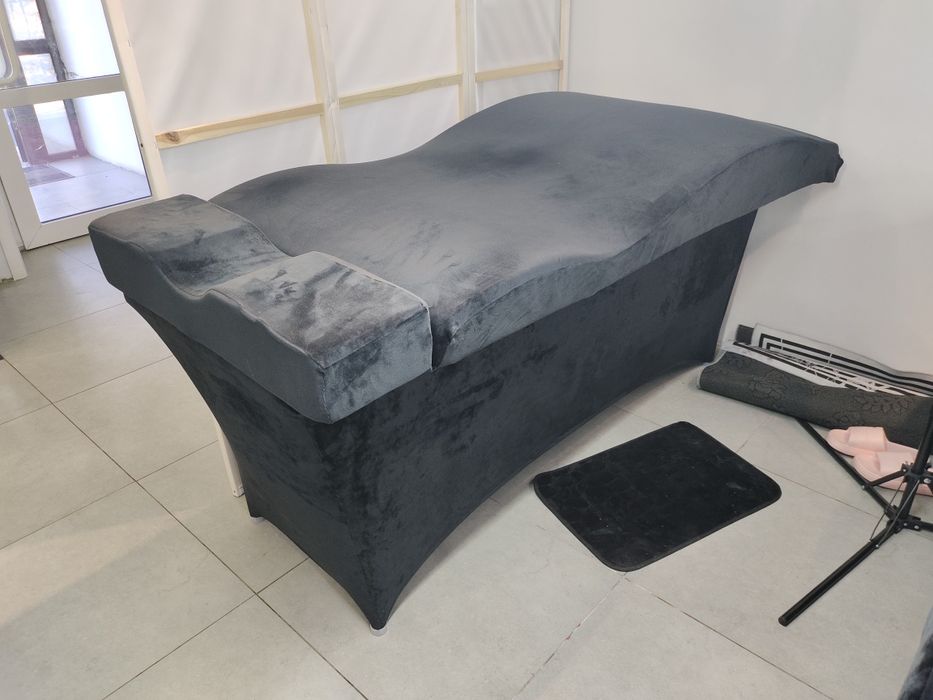 Продаются кушетки, матрас для ресниц