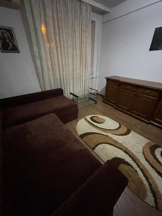 Închiriez garsonieră