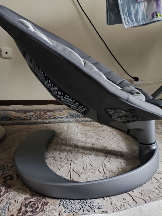 Шезлонг Nuna Leaf серый