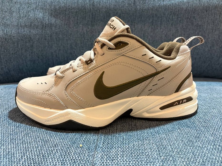 Кроссовки Nike Monarch 4