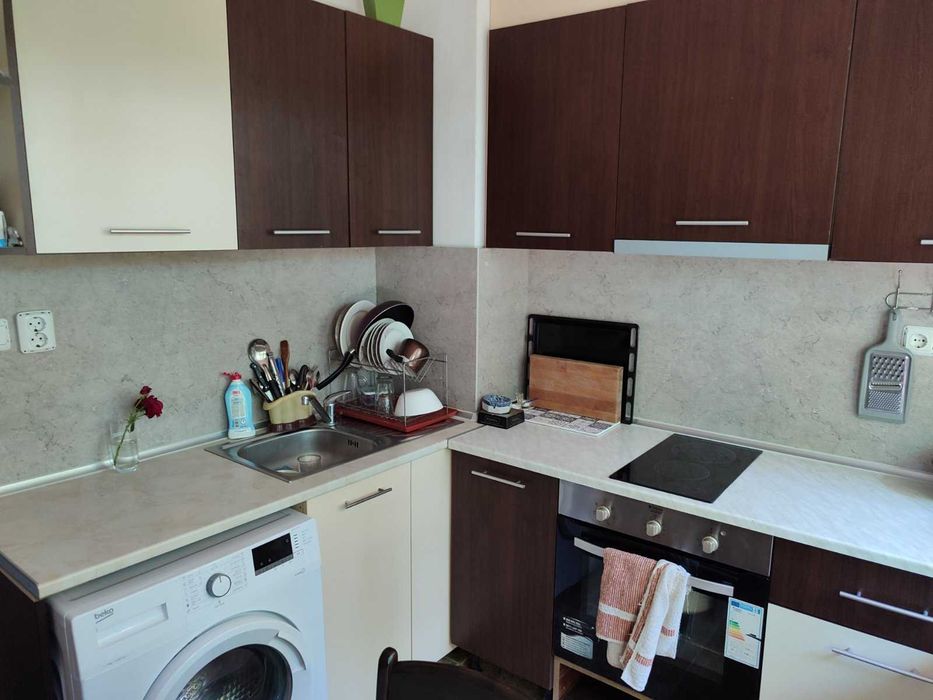 Продава се Двустаен апартамент в Добрич, Кралска зона - 78 кв.м за 1040 €/кв.м - Снимка #2