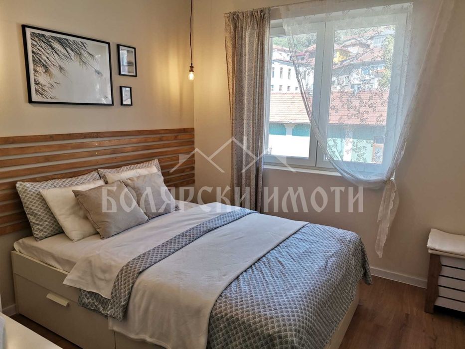 Дава се под наем Тристаен апартамент в Велико Търново, Център - 80 кв.м за 408 € - Снимка #1