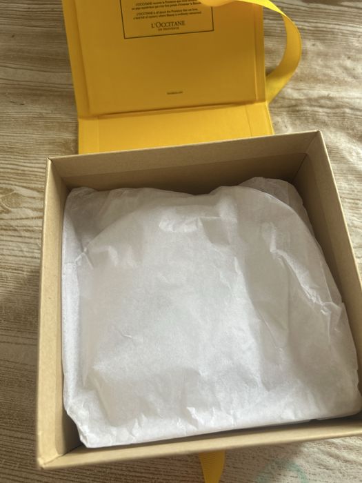 Очень красивая коробочка Loccitane