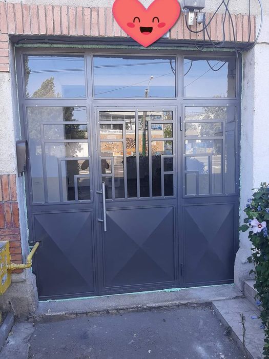 Ușii metalice întrare în Bloc