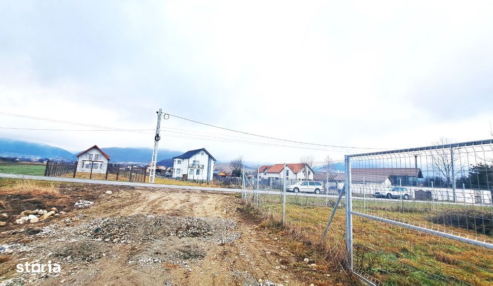 Vând parcele de teren intravilan în Orlat