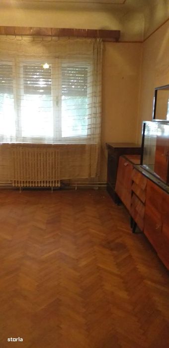 Casă de vânzare cu 3 camere, teren 514 mp, în Oradea