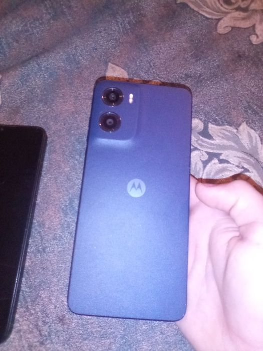 Motorola g2  și un redmi