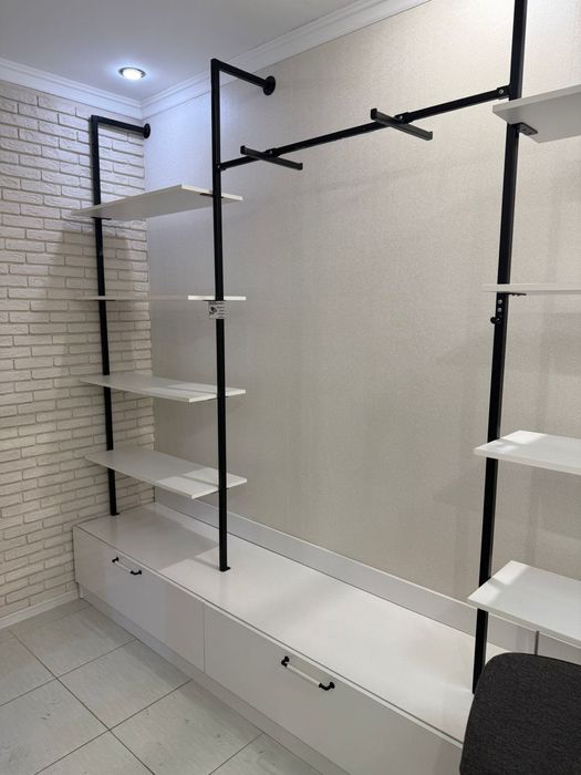 Стеллаж, полки для одежды