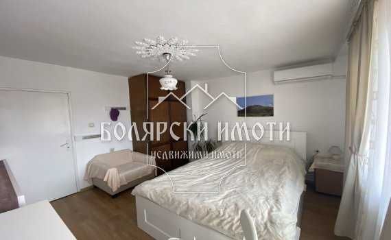 Продава се Четиристаен апартамент в Лясковец - 180 кв.м за 695 €/кв.м - Снимка #1