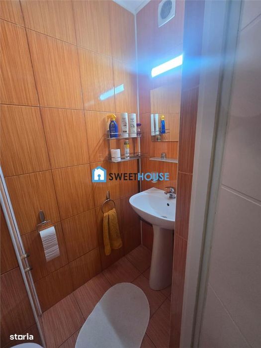 Apartament cu trei camere renovat zona Campului
