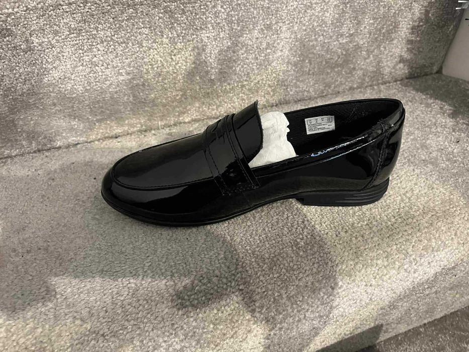 Чисто Нови необувани детски Лоуфъри размер 37ми CLARKS