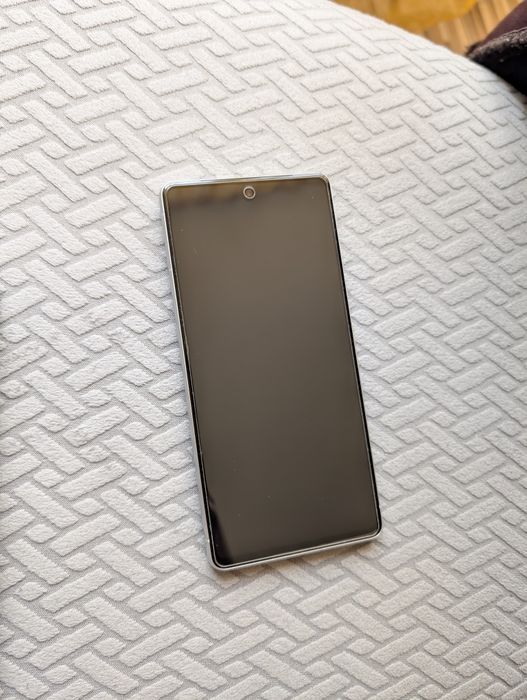 Google Pixel 7 128 gb White + Zagg case