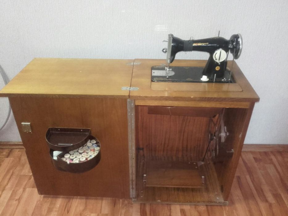 Продам швейную машинку