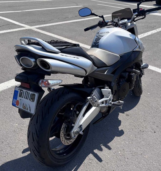 Suzuki GSR600 2008