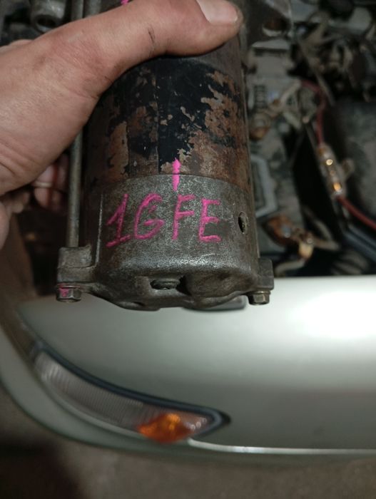 Продам стартер Тойота чайзер 90