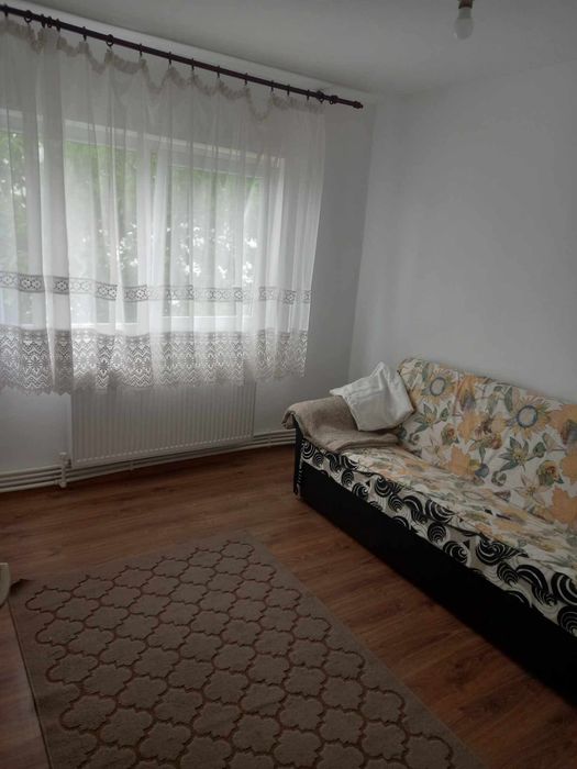Închiriez apartament 2 camere