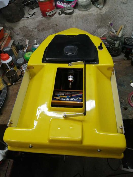 Лодка за захранка