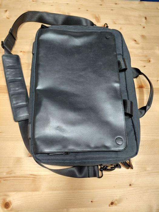 Vand geanta laptop hp.