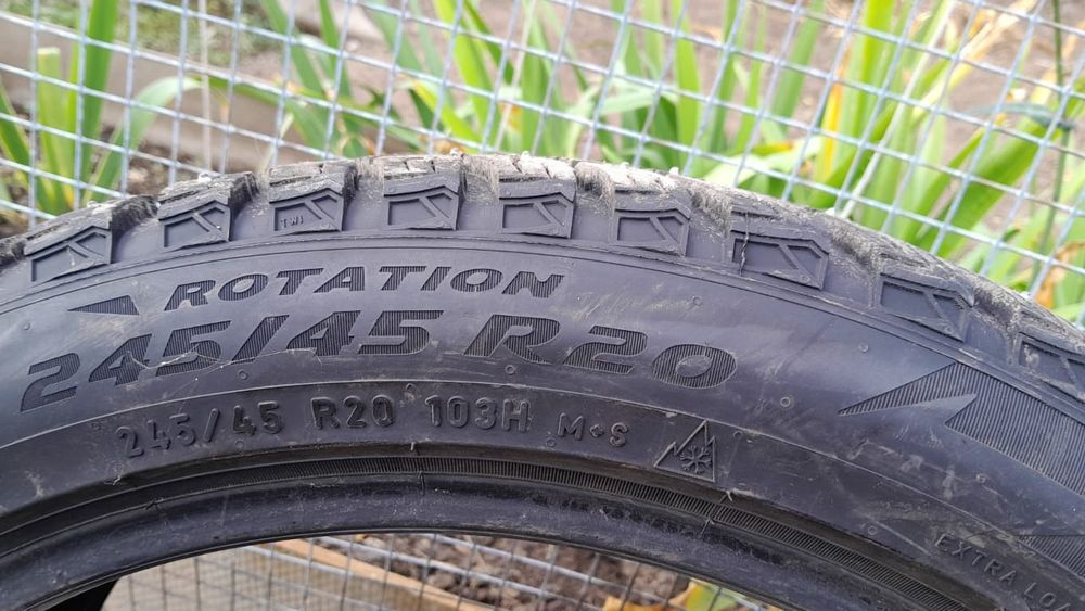 Продам зимние шины пирелли