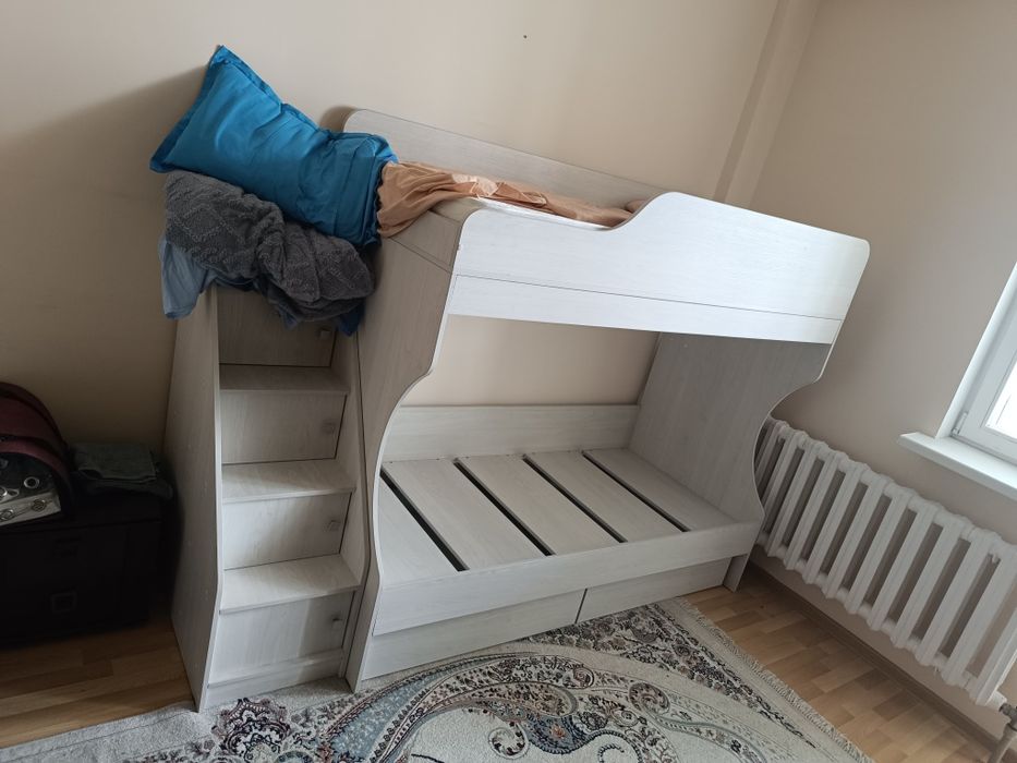 Двухъярусная кровать